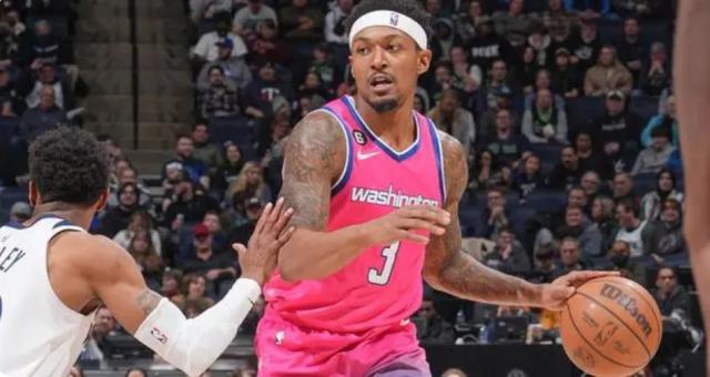 kaiyun-末节17分带队逆转 比尔本季投篮效率刷新生涯新高