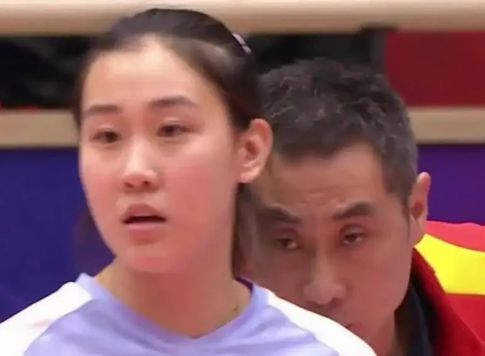 开云官网-娜塔丽亚体力不支，天津女排憾负！教练组应多给新人机会|娜塔莉亚|江苏|队员|女排联赛|上海女排_新浪新闻