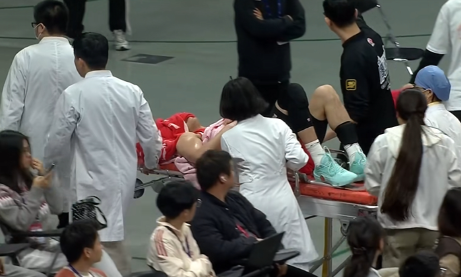 开云官网-广州男篮遭遇沉重打击！郭艾伦再次遭遇重伤，恐面临赛季报销