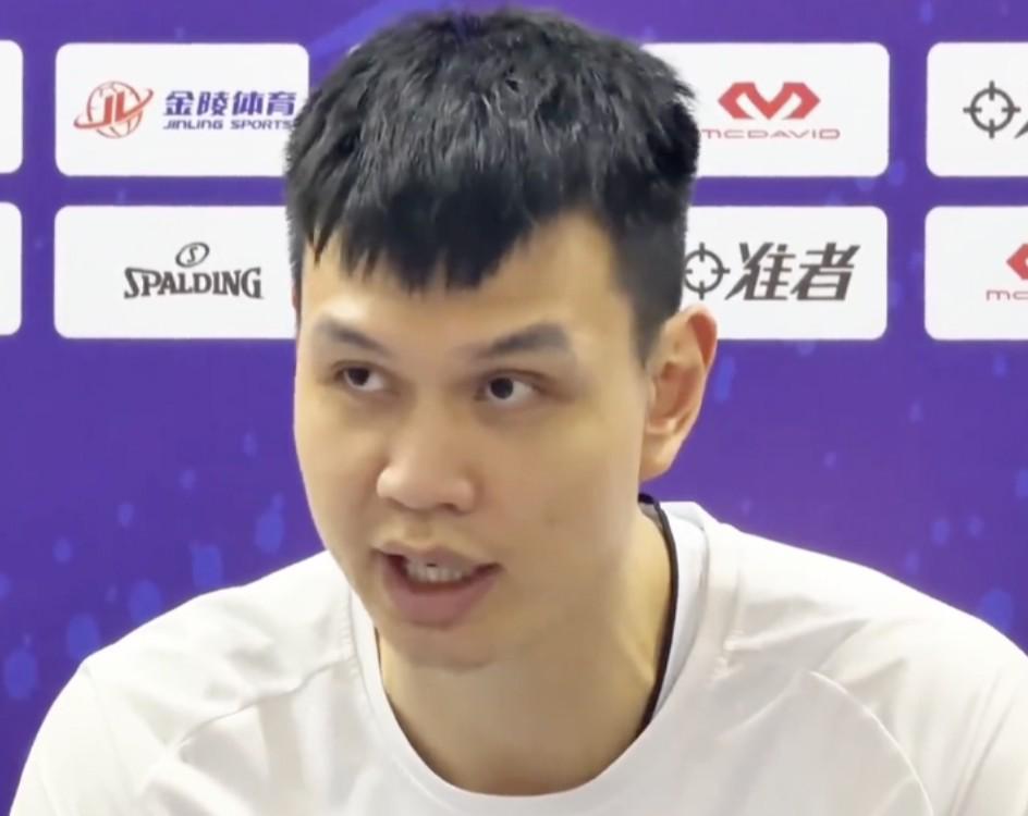 开云体育下载-许钟豪炮轰队内外援：来到中国不要嚣张，我们不是来伺候你的